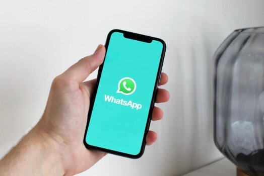 Jak WhatsApp zarabia pieniądze?