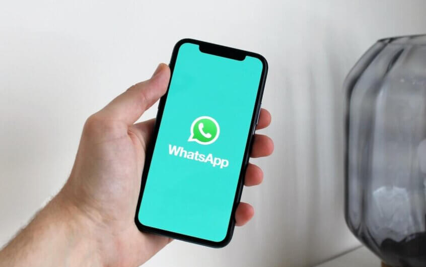 Jak WhatsApp zarabia pieniądze?