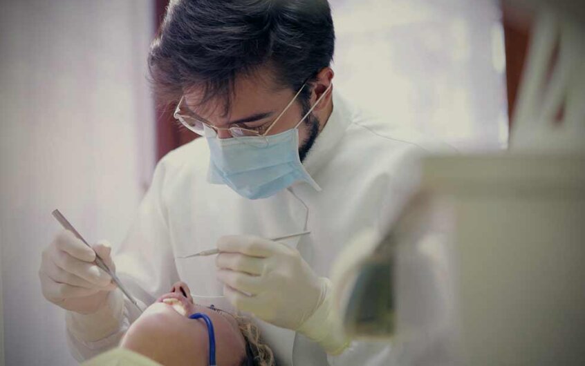 Dlaczego regularne wizyty u dentysty są konieczne