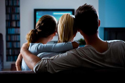 Co to jest Smart TV i jak wpływa na komfort naszych oczu?